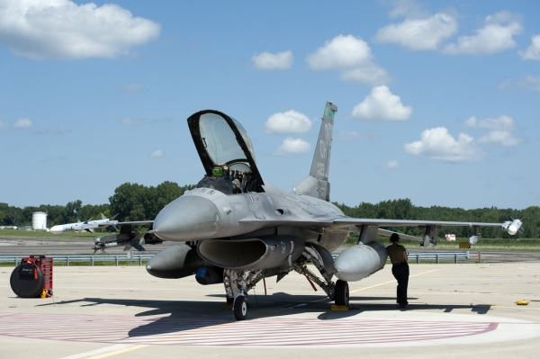 F-16