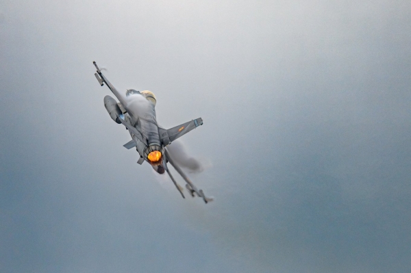 F-16