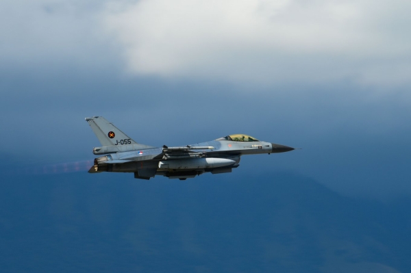 F-16