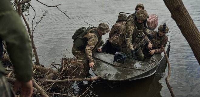 Зеленський показав бійців ЗСУ на лівому березі Дніпра на Херсонщині: фото - Фото