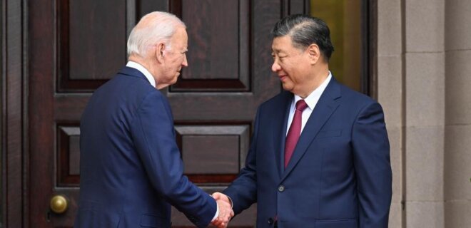 Сі Цзіньпін і Байден домовилися про відновлення військових контактів між Китаєм та США - Фото