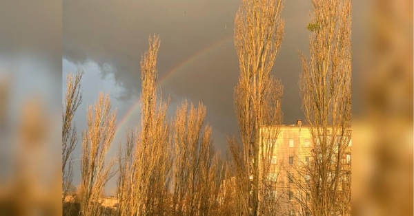 Погодний «Армагеддон» в Києві: в столиці одночасно йшов град, було чутно грім і вирувала злива