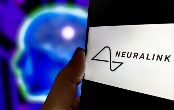 Neuralink показала відео, як її пацієнт переміщує курсор силою думки