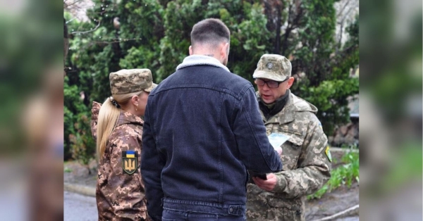 Самі винні: керівник ТЦК пояснив, чому в Києві чоловіків силоміць привозять до військкоматів