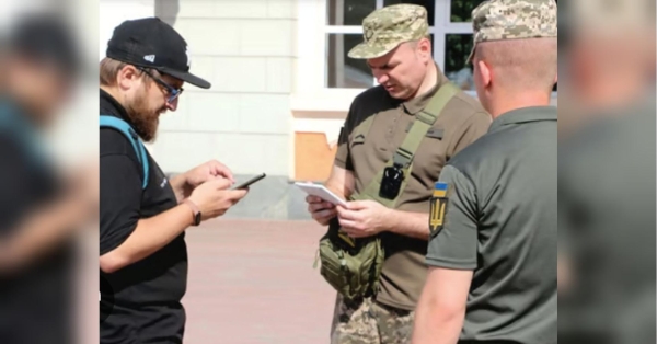 Маєте трохи часу: нардеп розповів, коли чоловікам почнуть надходити штрафи за неоновлення даних