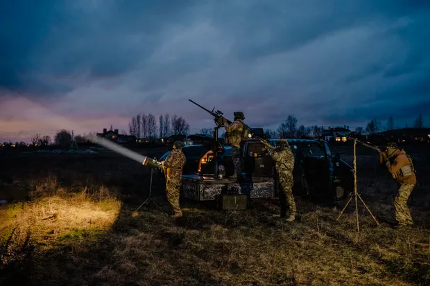 Росіяни вночі атакували майже сотнею дронів: є пошкодження у шести областях