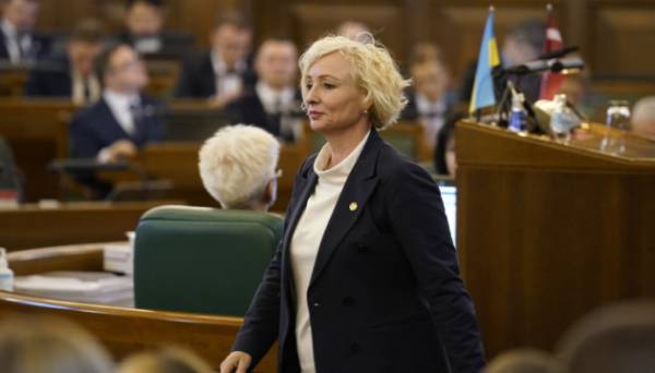 В Україну прибула голова парламенту Латвії