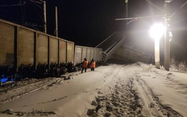 Аварія в Бурятії: понад 20 вагонів зійшли з колії. Причини і наслідки аварії