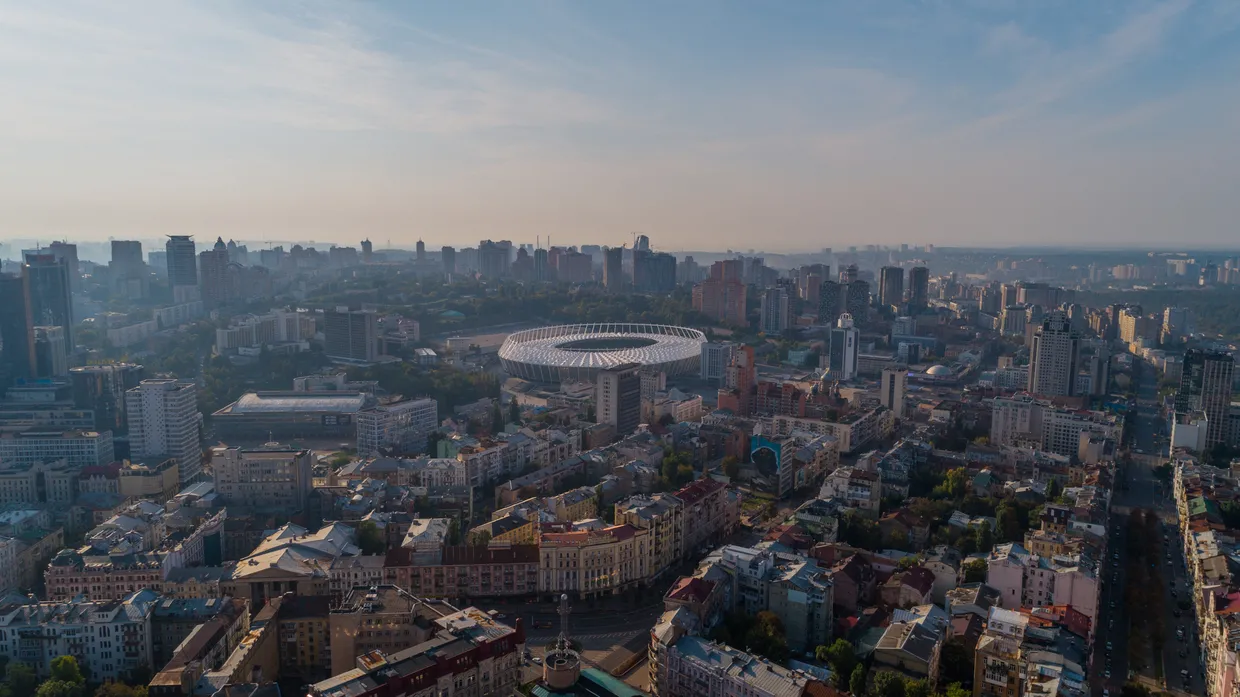 У Києві юнаки їздили на люксових машинах під пісні росіян, які підтримують війну – відео