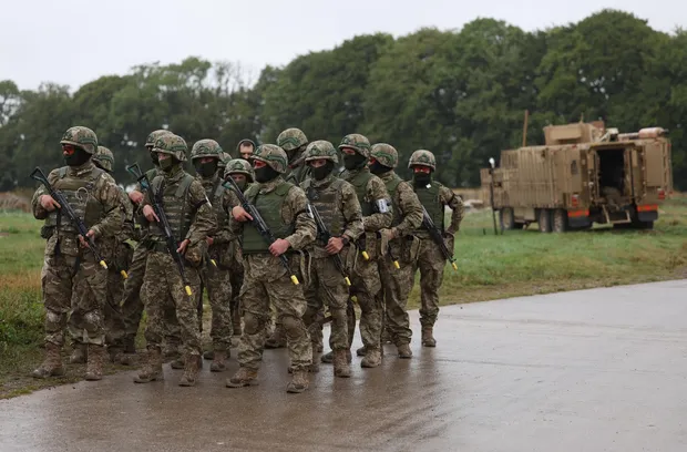 Чому допомога ЄС не зможе замінити американську – пояснення аналітика Савілла