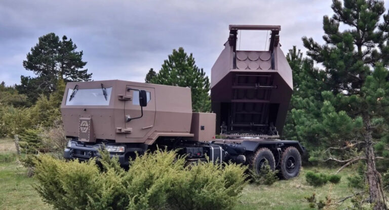 Французи показали аналог HIMARS – Foudre, на шасі не вистачило грошей, а ракети надходитимуть з Індії, поки Європа не зробить свою.
