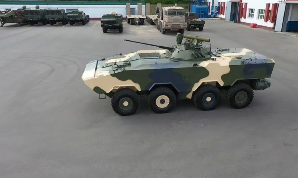 Стара версія бронетранспортера Volat V-2 з баштою від БМП-2