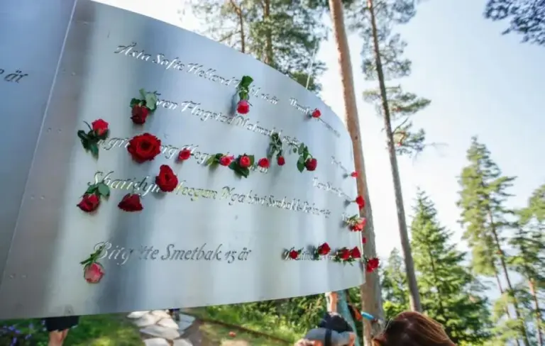 Експерт пояснив, як вшанувати пам'ять жертв на прикладі меморіалу в Норвегії