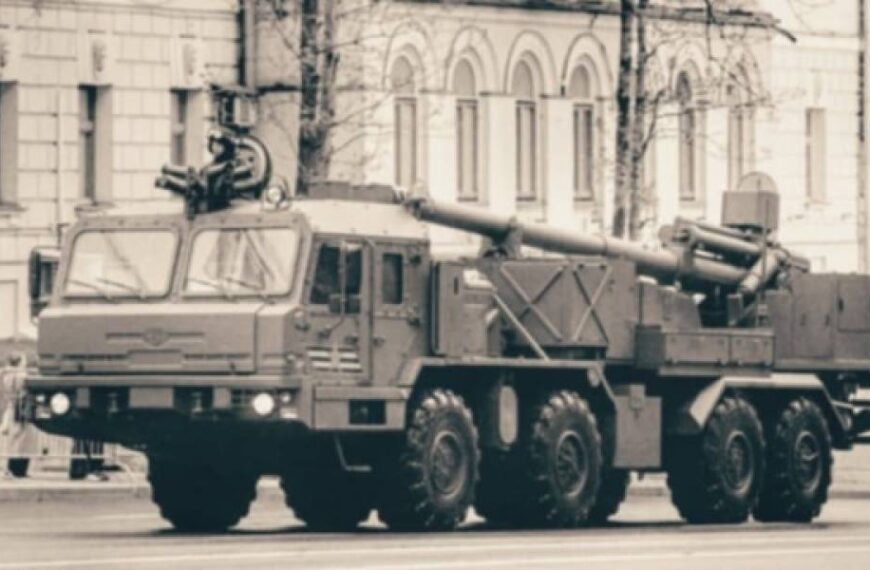 Парадні колони в Москві: радянська артилерія в новому обличчі