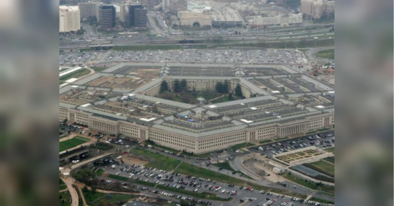 Трамп хоче закрити український відділ у Пентагоні: що сталося?