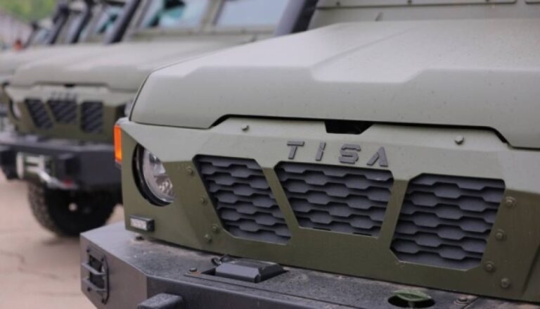 Першу партію українських бронетехніків UAT-TISA відправлено до сил оборони