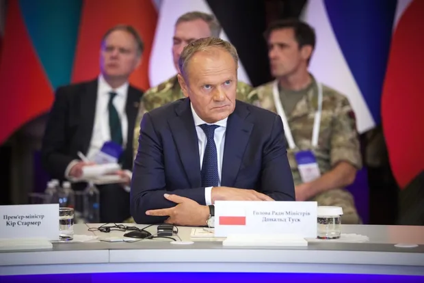 Кандидат у президенти Польщі готовий виконати вимогу Росії щодо вступу України до НАТО. Туск відповів