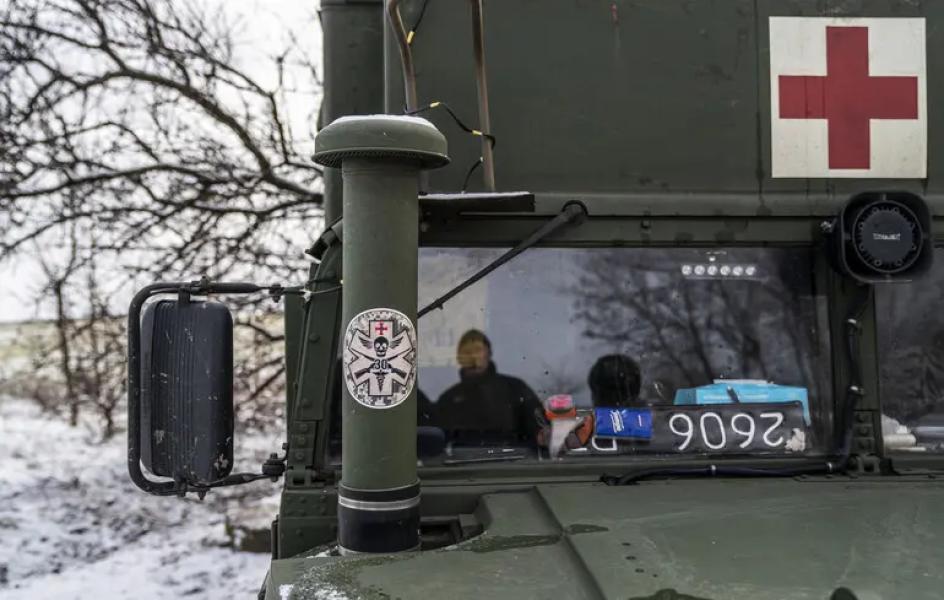 Розбронювання медиків: прозорість чи ручне керування?