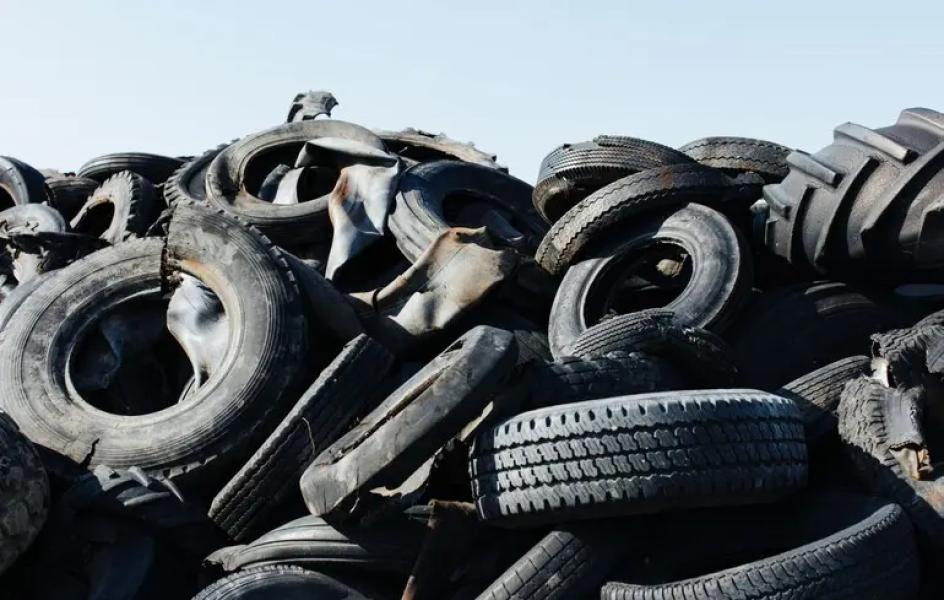 Вчені створили майже незнищенну гуму для автомобільних шин