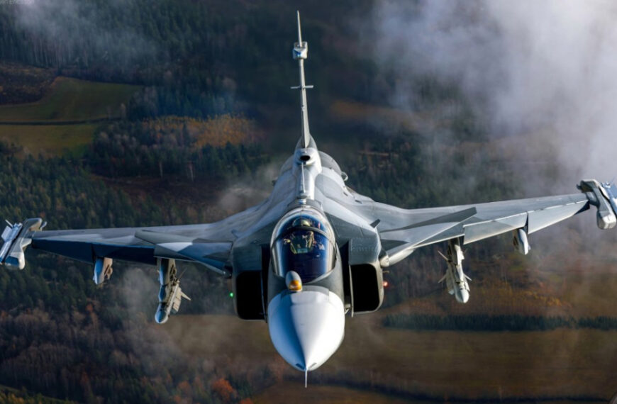 Штучний інтелект було встановлено на стандартному JAS 39E Gripen, і він провів повітряний бій з людиною під час свого третього польоту.