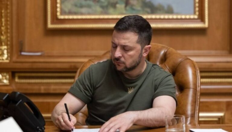 Зеленський підписав укази про призначення нових командувачів Об'єднаних сил, Збройних сил та Збройних сил України