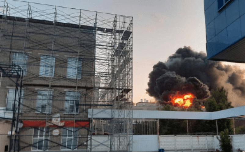 Дрони атакували завод російського військово-промислового комплексу в Чебоксарах — відео