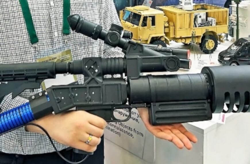 «Космічний» бластер проти FPV-дронів на кшталт росіян: Індонезія представила свій ручний зенітний лазер