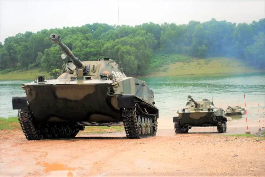 В'єтнамські плаваючі танки PT-76