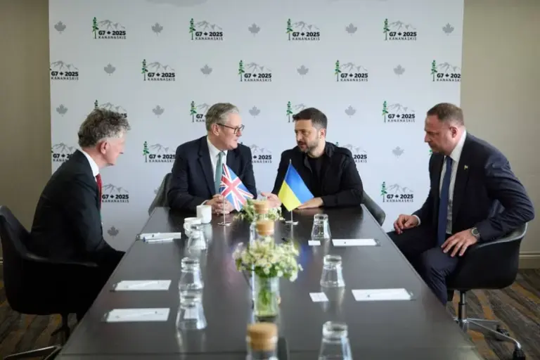Зеленський зустрівся зі Стармером на полях саміту G7