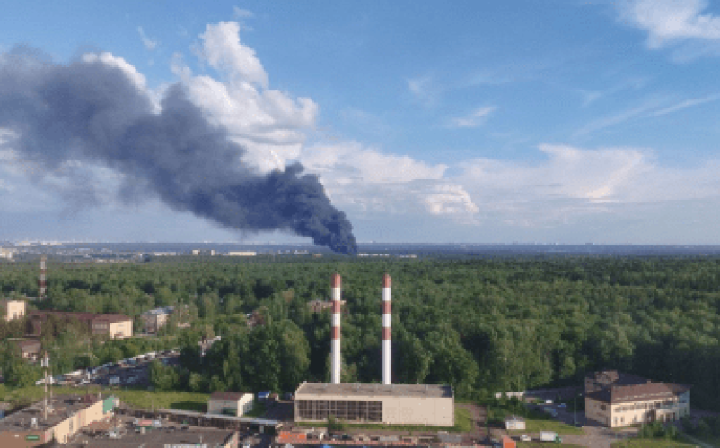 Горить промислове підприємство під Москвою — відео