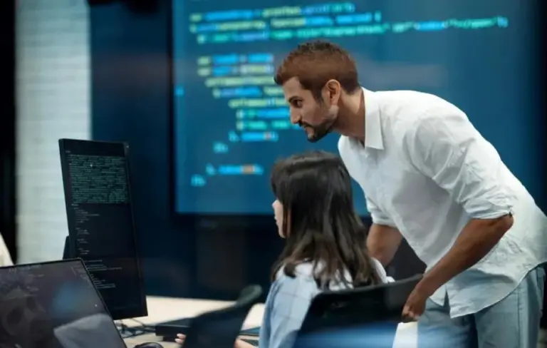 55% менеджерів вважають помилкою скорочення штату через штучний інтелект