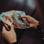 «Безпомічність» Овнів, успіх Близнюків і втрата Водоліїв: прогноз карт Таро на неділю,…