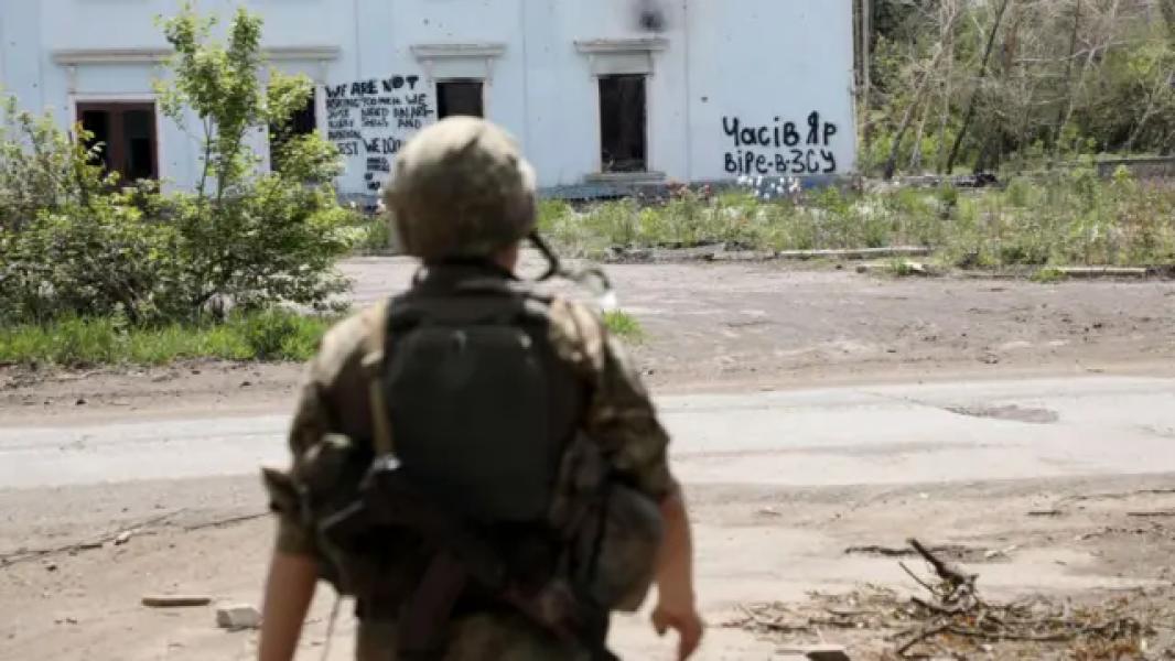 Військовий у Часовому Яру