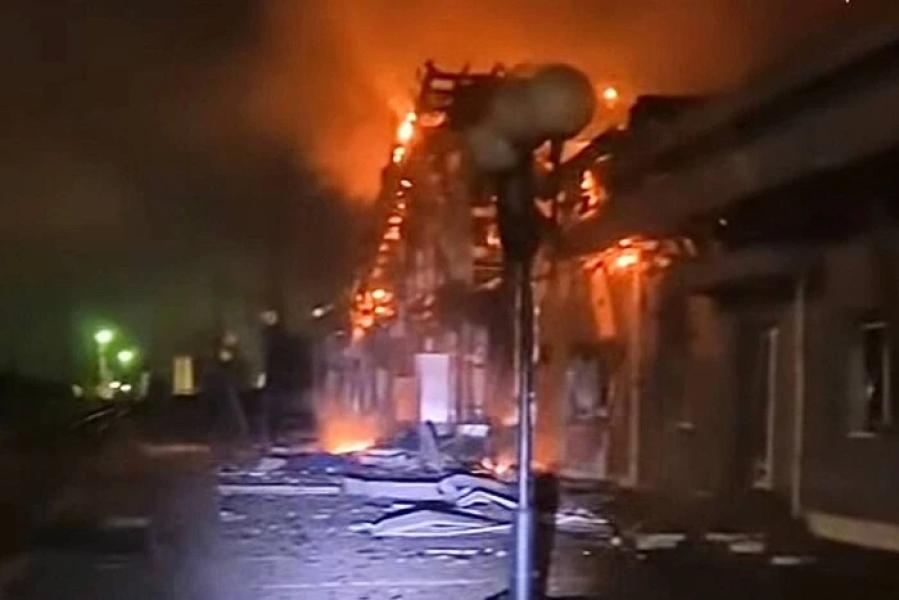 Окупанти вдарили по вокзалу у Синельниковому (фото, відео)