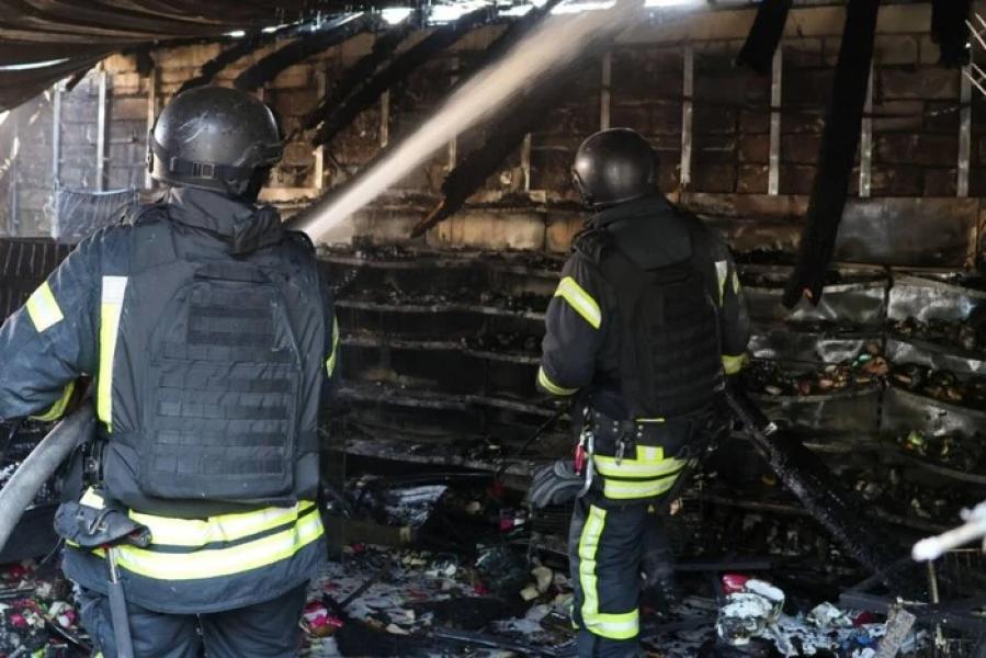 РФ завдала удари по цивільній інфраструктурі <!--more--/>перед зустріччю Зеленського з Трампом”  /></p>
<p>                                                                                                                              Ворог атакував Сумську громаду дронами                                                                                                     фото: ДСНС Запоріжжя                                                                                                                                                        </p>
<h2 class=