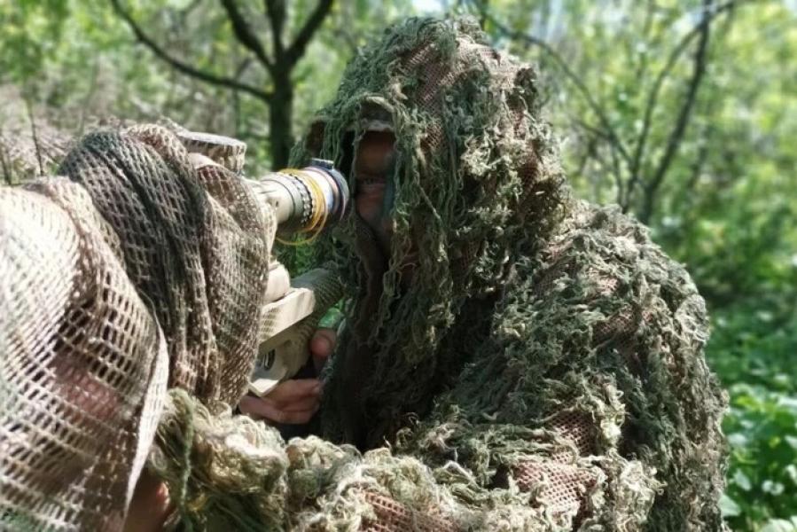 Український снайпер встановив світовий рекорд, влучивши в окупантів з 4000 метрів