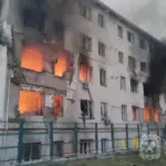 РФ атакувала п’ятиповерхівку у Харкові: моторошні фото наслідків