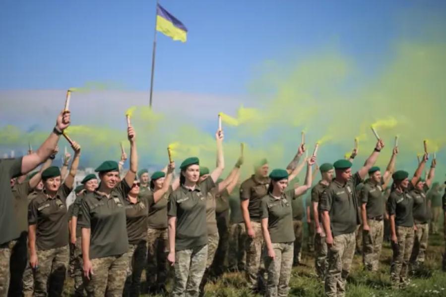 Прикордонники у Львові створили «живий» прапор (відео)