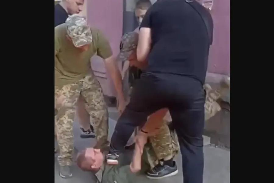 Дніпро: розслідується ймовірне побиття ексвійськового працівниками ТЦК