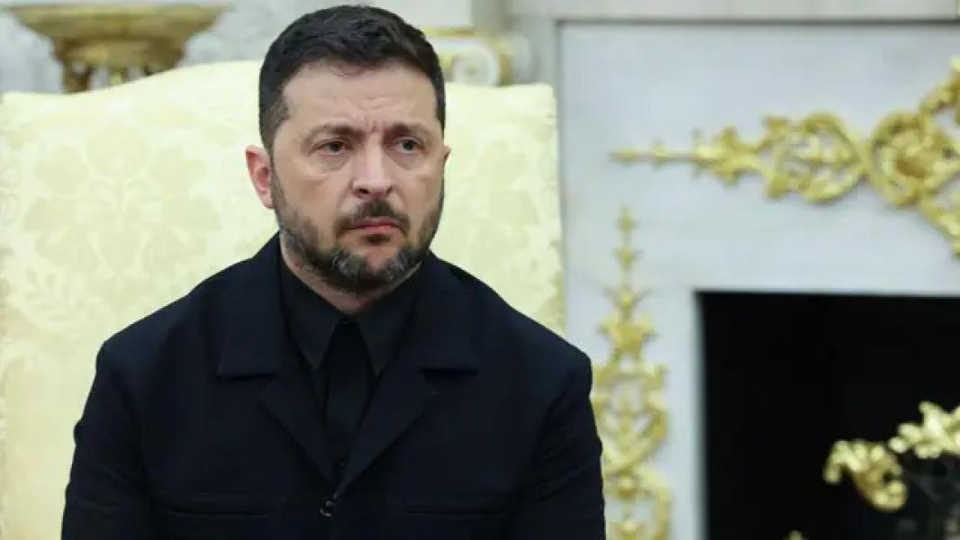 Володимир Зеленський у чорному костюмі