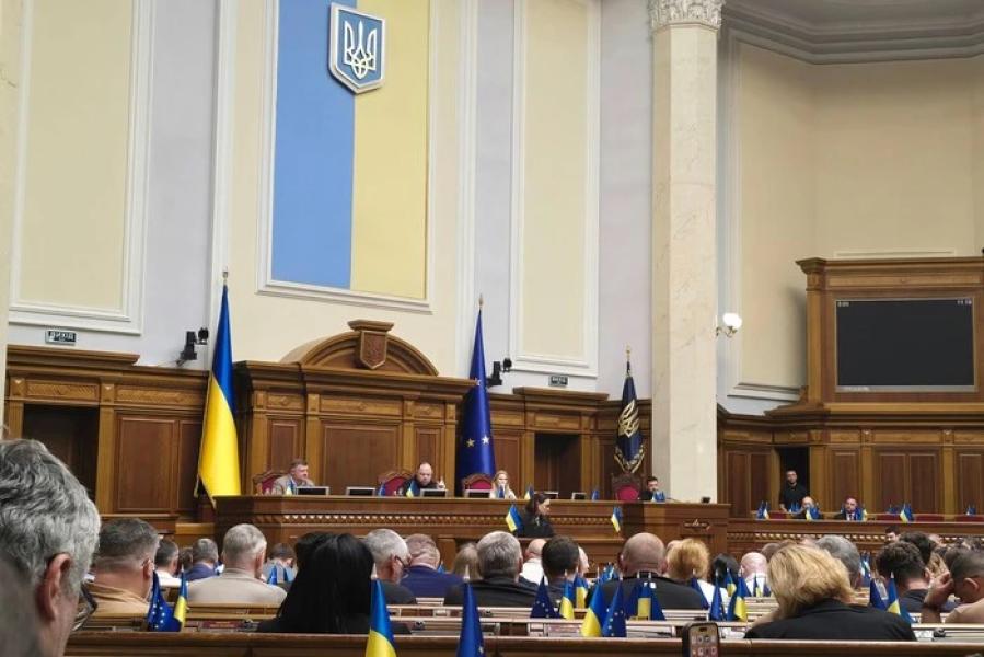 НАЗК повідомило, чи переслідуватиме нардепів, які скасовували незалежність НАБУ (Документ)