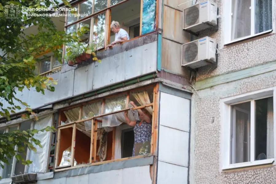 Окупанти вдарили по Запоріжжю: є пошкодження (фото)