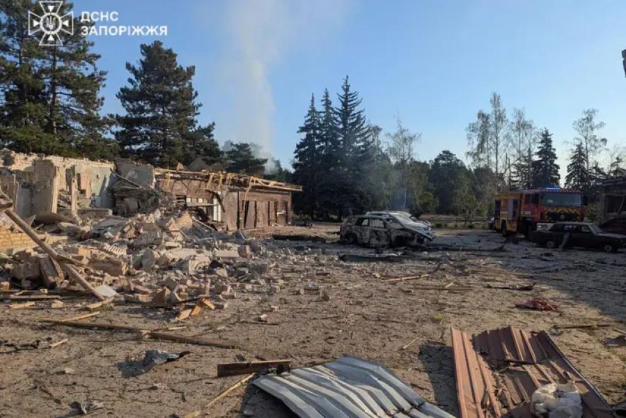 Окупанти вдарили по базі відпочинку в Запорізькому районі (фото, відео)
