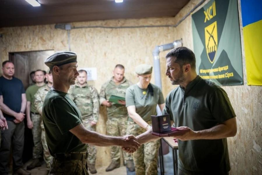 Візит Зеленського на Харківщину, відсторонення очільника Енергомитниці. Головне за 4 серпня