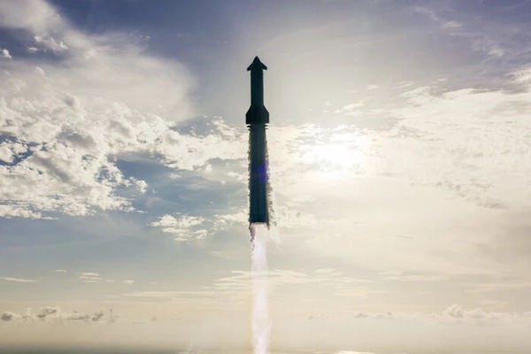 SpaceX вдало запустила ракету Starship після кількох невдалих спробок