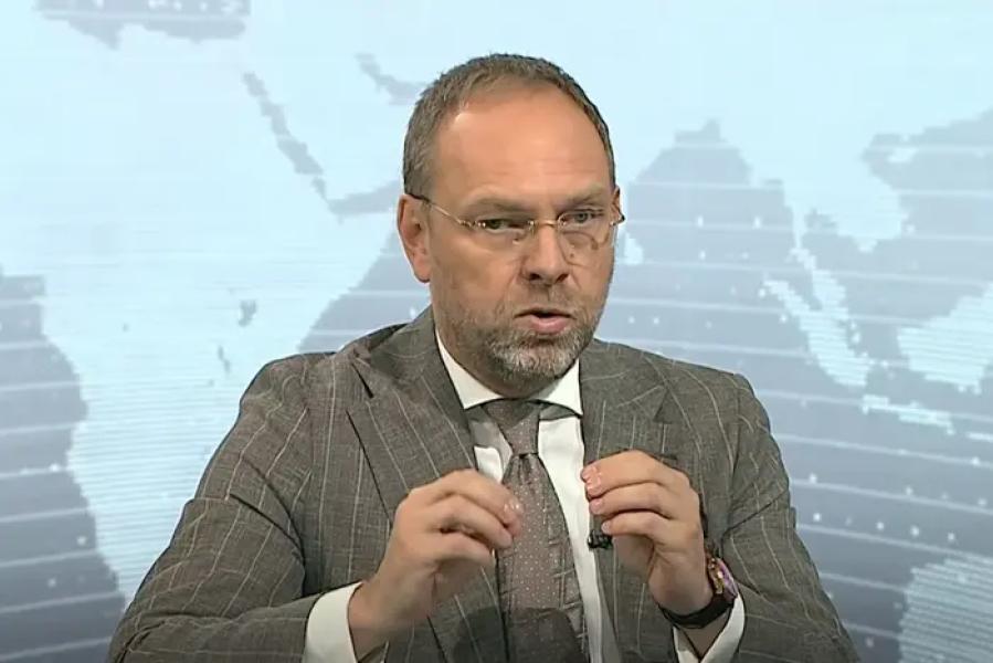 Соратник Тимошенко обрушився на іноземців, які керують економікою України, і ні за що не відповідають