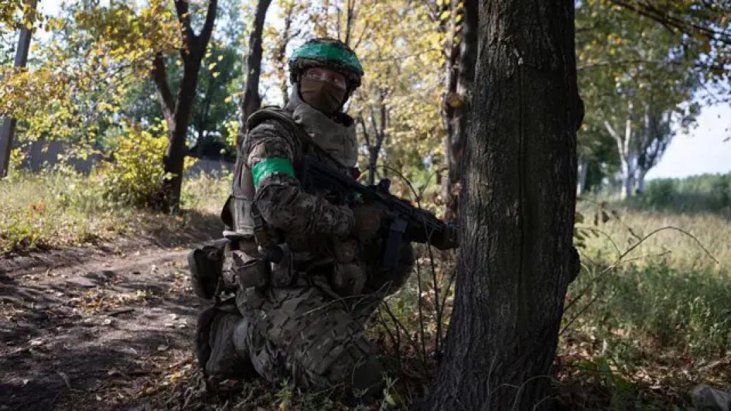 Український військовий на Покровському напрямку 