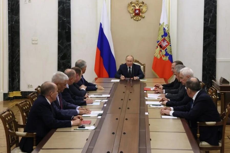 Путін перед зустріччю з Трампом запропонував обмежене перемир’я з Україною – The Economist