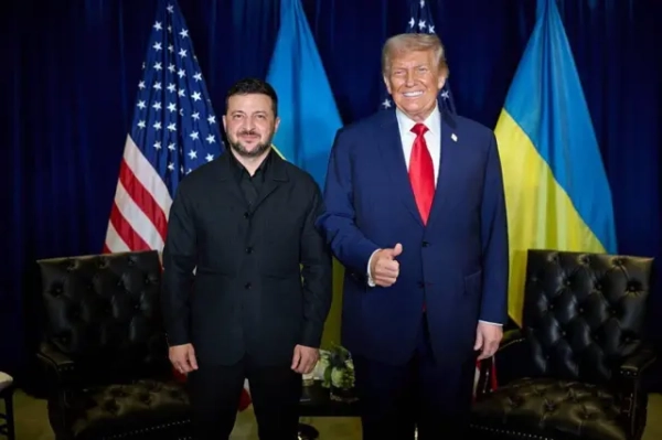 Президент України Володимир Зеленський бере участь у двосторонній зустрічі з президентом США Дональдом Трампом на 80-й сесії Генеральної Асамблеї Організації Об&#x27;єднаних Націй