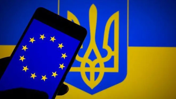 смартфон і прапор України